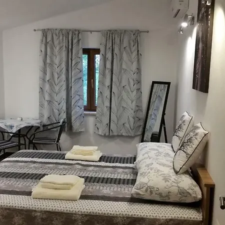 Apartments Fiume Porec Exterior photo